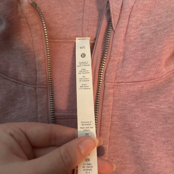 Like-New Lululemon Scuba Half Zip - Picture 3 of 3